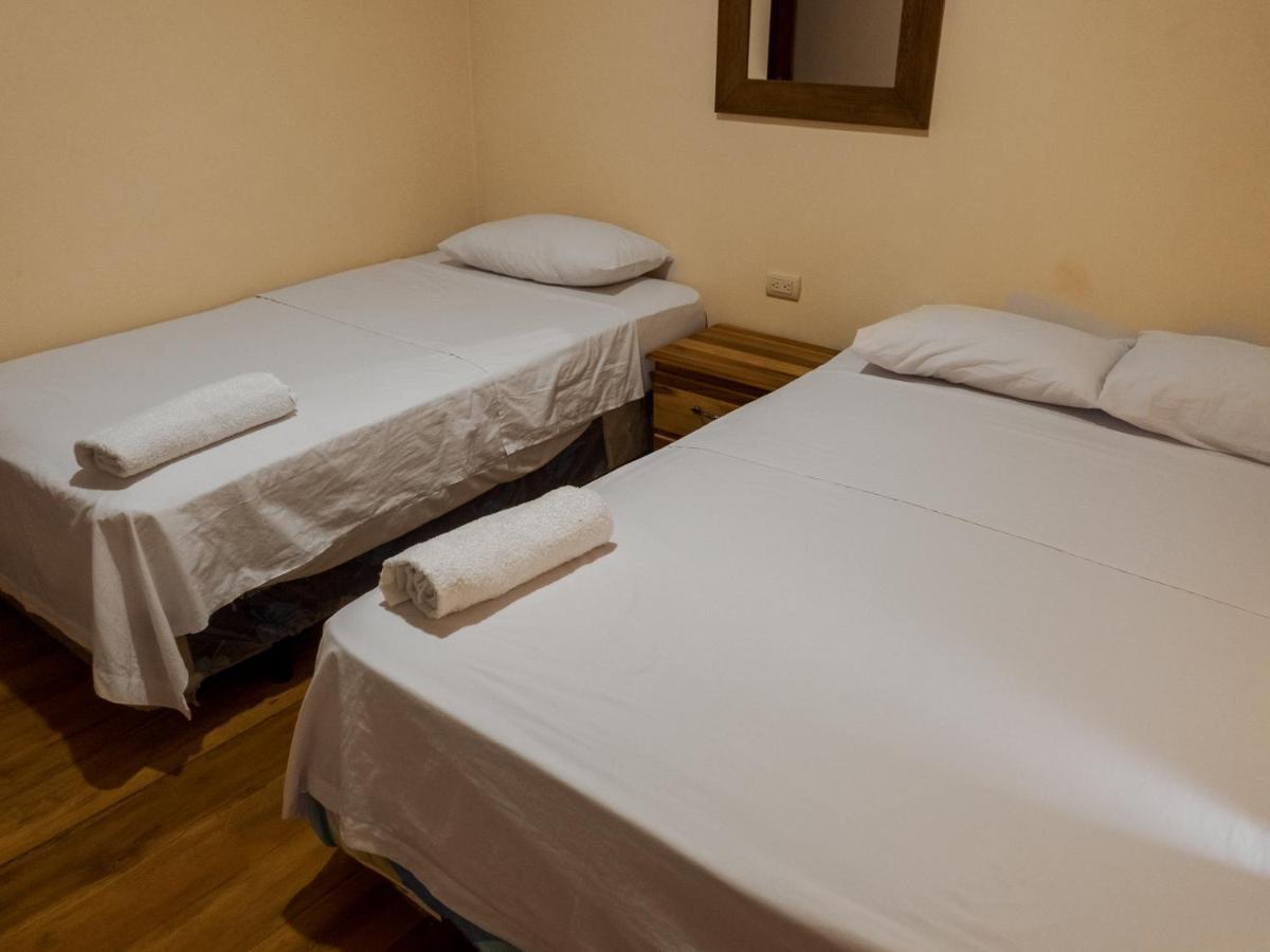 Hostal Tortuga Dorada Puerto López Dış mekan fotoğraf