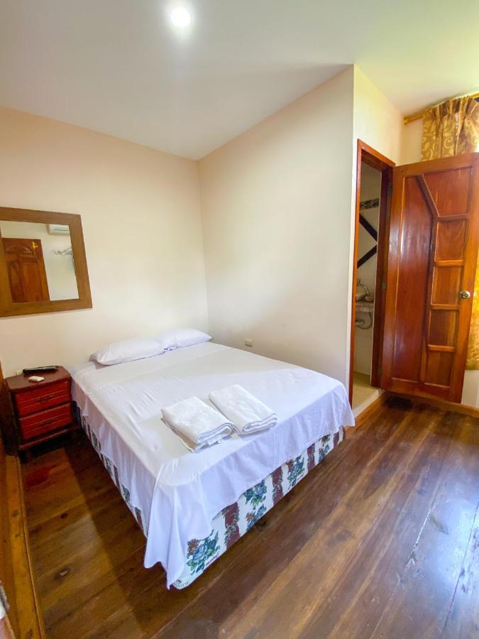 Hostal Tortuga Dorada Puerto López Dış mekan fotoğraf